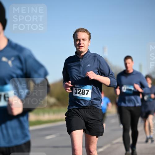 06.04.2025 - 44. Internationalen Wilhelmsburger Insellauf Dr. Thomas Lammeyer http://msf.ph/oto/7559862 06.04.2025 09:35:33 Laufen 76, 3287 meine-sportfotos.de