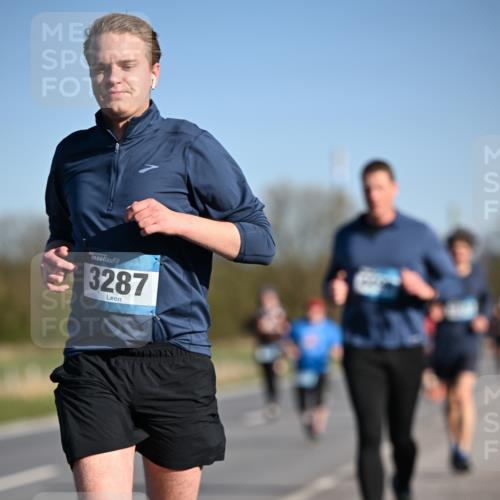 06.04.2025 - 44. Internationalen Wilhelmsburger Insellauf Dr. Thomas Lammeyer http://msf.ph/oto/7559893 06.04.2025 09:35:34 Laufen 44, 3287 meine-sportfotos.de
