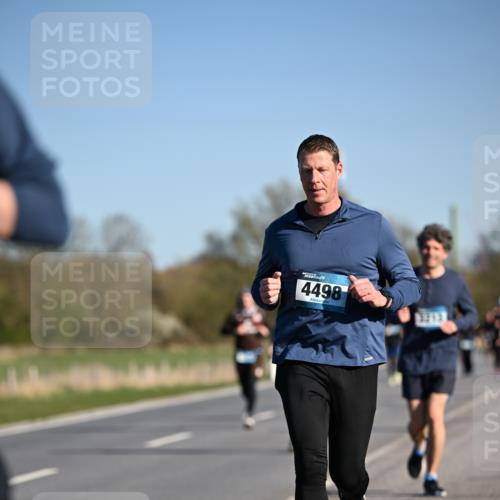 06.04.2025 - 44. Internationalen Wilhelmsburger Insellauf Dr. Thomas Lammeyer http://msf.ph/oto/7559911 06.04.2025 09:35:34 Laufen 4498 meine-sportfotos.de