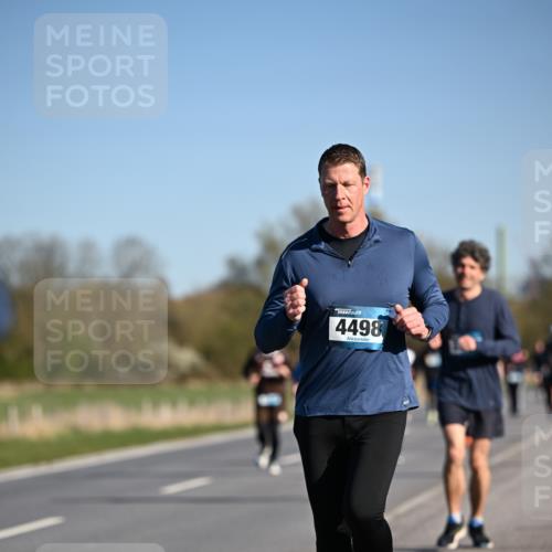 06.04.2025 - 44. Internationalen Wilhelmsburger Insellauf Dr. Thomas Lammeyer http://msf.ph/oto/7559917 06.04.2025 09:35:35 Laufen 4498 meine-sportfotos.de