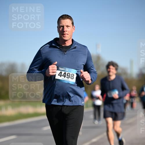 06.04.2025 - 44. Internationalen Wilhelmsburger Insellauf Dr. Thomas Lammeyer http://msf.ph/oto/7559946 06.04.2025 09:35:35 Laufen 4498 meine-sportfotos.de