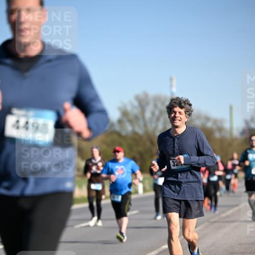 06.04.2025 - 44. Internationalen Wilhelmsburger Insellauf Dr. Thomas Lammeyer http://msf.ph/oto/7559958 06.04.2025 09:35:36 Laufen 4498, 32 meine-sportfotos.de