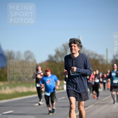 06.04.2025 - 44. Internationalen Wilhelmsburger Insellauf Dr. Thomas Lammeyer http://msf.ph/oto/7559977 06.04.2025 09:35:37 Laufen 321 meine-sportfotos.de