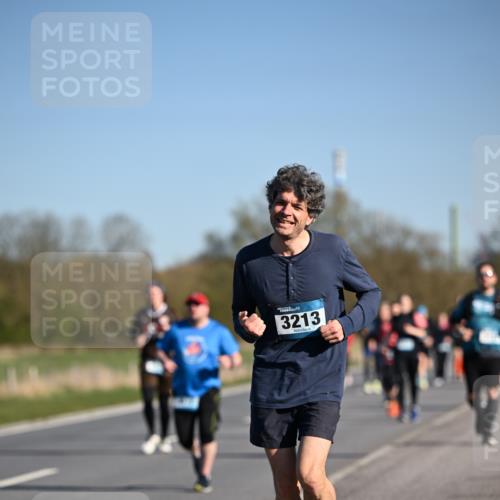 06.04.2025 - 44. Internationalen Wilhelmsburger Insellauf Dr. Thomas Lammeyer http://msf.ph/oto/7559986 06.04.2025 09:35:37 Laufen 3213 meine-sportfotos.de