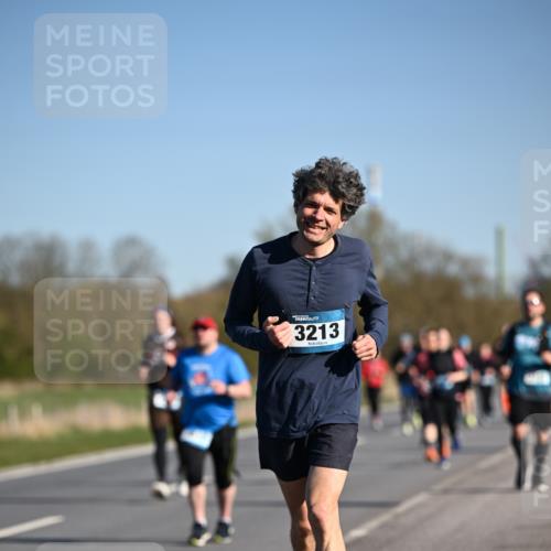 06.04.2025 - 44. Internationalen Wilhelmsburger Insellauf Dr. Thomas Lammeyer http://msf.ph/oto/7559991 06.04.2025 09:35:37 Laufen 3213 meine-sportfotos.de
