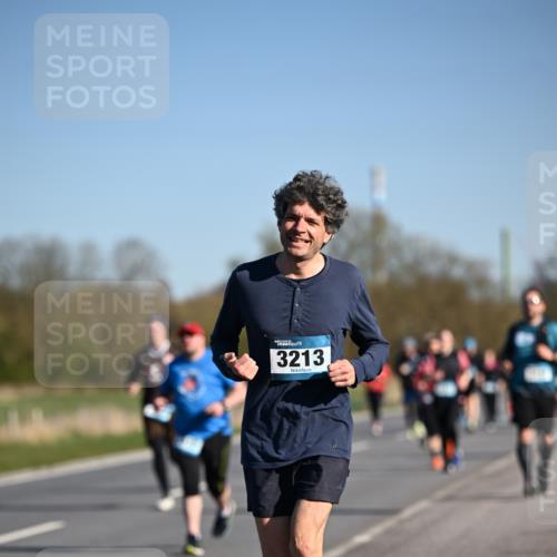 06.04.2025 - 44. Internationalen Wilhelmsburger Insellauf Dr. Thomas Lammeyer http://msf.ph/oto/7559995 06.04.2025 09:35:37 Laufen 3213 meine-sportfotos.de