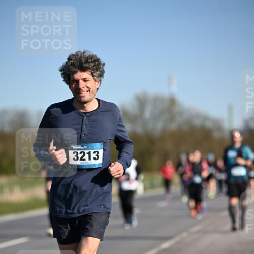 06.04.2025 - 44. Internationalen Wilhelmsburger Insellauf Dr. Thomas Lammeyer http://msf.ph/oto/7560017 06.04.2025 09:35:38 Laufen 3213 meine-sportfotos.de