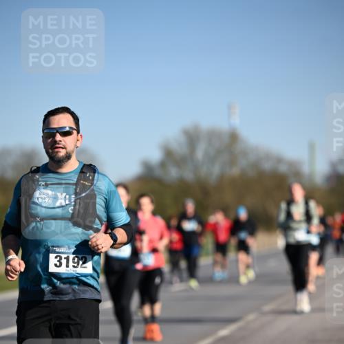06.04.2025 - 44. Internationalen Wilhelmsburger Insellauf Dr. Thomas Lammeyer http://msf.ph/oto/7560173 06.04.2025 09:35:44 Laufen 3192 meine-sportfotos.de
