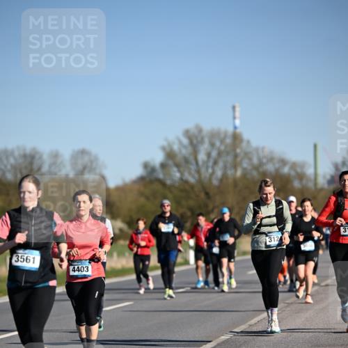 06.04.2025 - 44. Internationalen Wilhelmsburger Insellauf Dr. Thomas Lammeyer http://msf.ph/oto/7560205 06.04.2025 09:35:45 Laufen 3561, 4403, 3124, 3048, 31 meine-sportfotos.de
