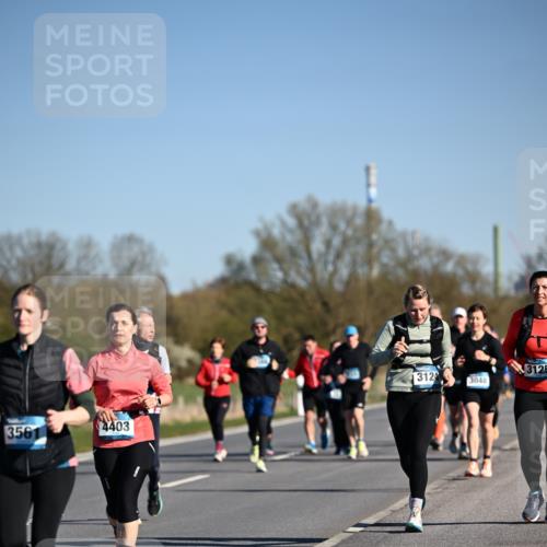 06.04.2025 - 44. Internationalen Wilhelmsburger Insellauf Dr. Thomas Lammeyer http://msf.ph/oto/7560211 06.04.2025 09:35:45 Laufen 3561, 4403, 312, 3048, 3125 meine-sportfotos.de