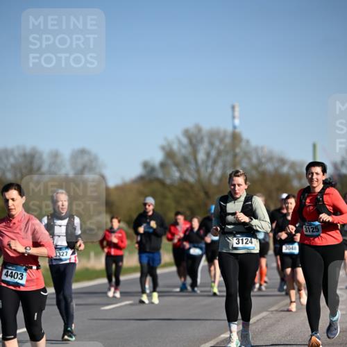 06.04.2025 - 44. Internationalen Wilhelmsburger Insellauf Dr. Thomas Lammeyer http://msf.ph/oto/7560242 06.04.2025 09:35:46 Laufen 4403, 3124, 3327, 3048, 3125 meine-sportfotos.de