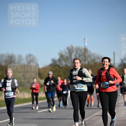 06.04.2025 - 44. Internationalen Wilhelmsburger Insellauf Dr. Thomas Lammeyer http://msf.ph/oto/7560261 06.04.2025 09:35:47 Laufen 3124, 3125, 3327 meine-sportfotos.de