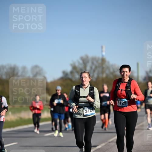 06.04.2025 - 44. Internationalen Wilhelmsburger Insellauf Dr. Thomas Lammeyer http://msf.ph/oto/7560283 06.04.2025 09:35:47 Laufen 3124, 3125 meine-sportfotos.de