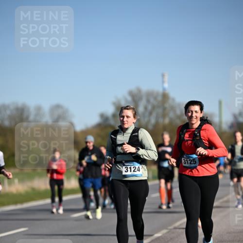 06.04.2025 - 44. Internationalen Wilhelmsburger Insellauf Dr. Thomas Lammeyer http://msf.ph/oto/7560288 06.04.2025 09:35:48 Laufen 3125, 3124 meine-sportfotos.de
