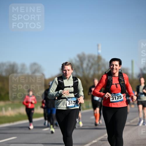 06.04.2025 - 44. Internationalen Wilhelmsburger Insellauf Dr. Thomas Lammeyer http://msf.ph/oto/7560299 06.04.2025 09:35:48 Laufen 3124, 3125 meine-sportfotos.de