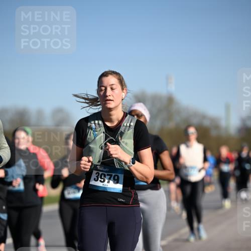 06.04.2025 - 44. Internationalen Wilhelmsburger Insellauf Dr. Thomas Lammeyer http://msf.ph/oto/7560578 06.04.2025 09:35:56 Laufen 3979 meine-sportfotos.de