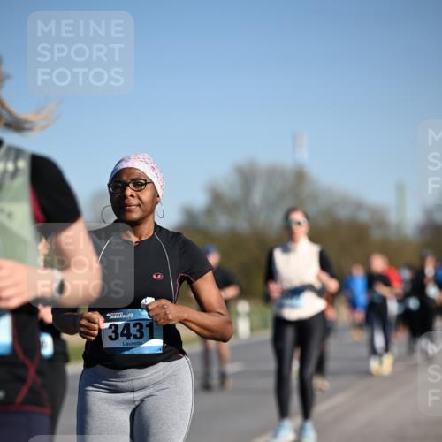 06.04.2025 - 44. Internationalen Wilhelmsburger Insellauf Dr. Thomas Lammeyer http://msf.ph/oto/7560609 06.04.2025 09:35:57 Laufen 3431 meine-sportfotos.de