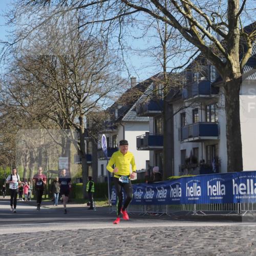 06.04.2025 - 44. Internationalen Wilhelmsburger Insellauf Luisa Fischer http://msf.ph/oto/7560611 06.04.2025 10:28:19 Ziel 42657, 4174, 4454 meine-sportfotos.de