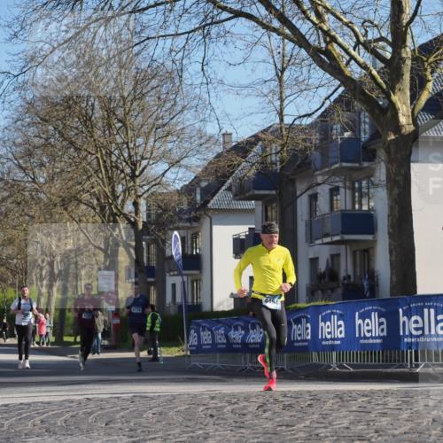 06.04.2025 - 44. Internationalen Wilhelmsburger Insellauf Luisa Fischer http://msf.ph/oto/7560630 06.04.2025 10:28:20 Ziel 4263, 4174, 4454 meine-sportfotos.de