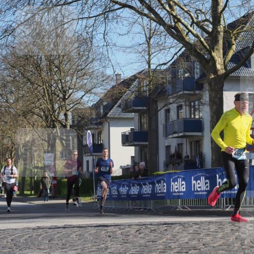 06.04.2025 - 44. Internationalen Wilhelmsburger Insellauf Luisa Fischer http://msf.ph/oto/7560666 06.04.2025 10:28:21 Ziel 4174, 4263, 4454 meine-sportfotos.de