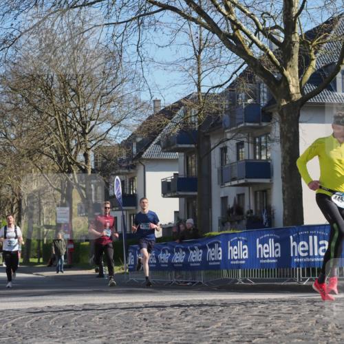 06.04.2025 - 44. Internationalen Wilhelmsburger Insellauf Luisa Fischer http://msf.ph/oto/7560670 06.04.2025 10:28:21 Ziel 4250, 4174, 4454 meine-sportfotos.de