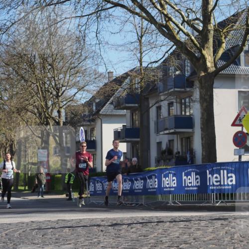 06.04.2025 - 44. Internationalen Wilhelmsburger Insellauf Luisa Fischer http://msf.ph/oto/7560678 06.04.2025 10:28:21 Ziel 250, 4263, 4174, 4454 meine-sportfotos.de