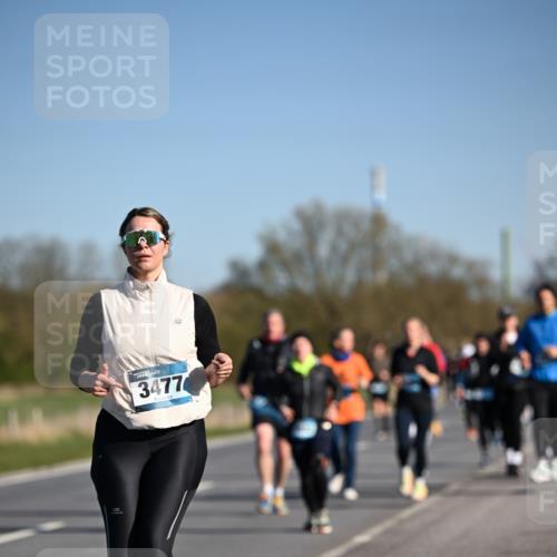 06.04.2025 - 44. Internationalen Wilhelmsburger Insellauf Dr. Thomas Lammeyer http://msf.ph/oto/7560697 06.04.2025 09:36:00 Laufen 3477 meine-sportfotos.de