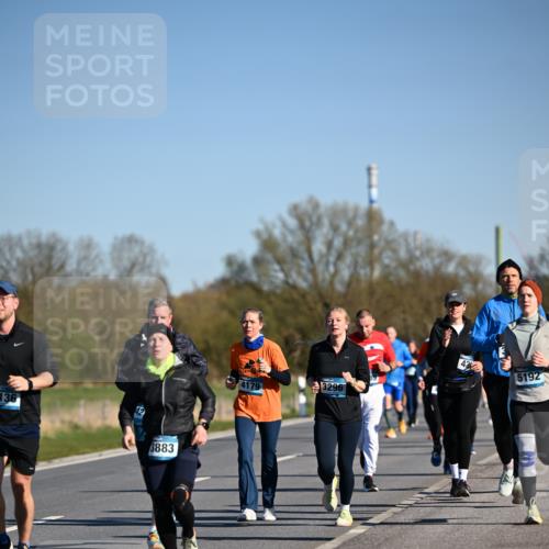06.04.2025 - 44. Internationalen Wilhelmsburger Insellauf Dr. Thomas Lammeyer http://msf.ph/oto/7560750 06.04.2025 09:36:02 Laufen 3883, 4179, 5192, 3296 meine-sportfotos.de