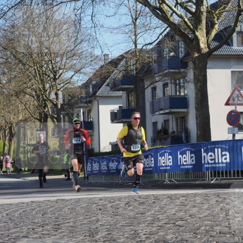 06.04.2025 - 44. Internationalen Wilhelmsburger Insellauf Luisa Fischer http://msf.ph/oto/7560790 06.04.2025 10:28:32 Ziel 3403, 3884, 5206 meine-sportfotos.de