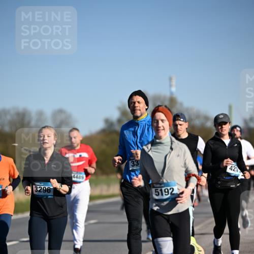 06.04.2025 - 44. Internationalen Wilhelmsburger Insellauf Dr. Thomas Lammeyer http://msf.ph/oto/7560862 06.04.2025 09:36:06 Laufen 3296, 4489, 33, 5192, 421 meine-sportfotos.de