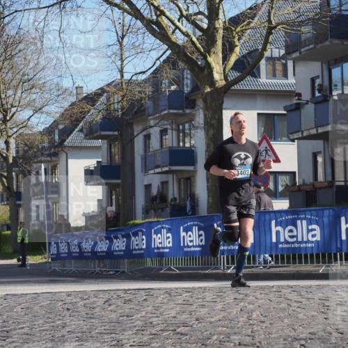 06.04.2025 - 44. Internationalen Wilhelmsburger Insellauf Luisa Fischer http://msf.ph/oto/7560883 06.04.2025 10:28:36 Ziel 3403 meine-sportfotos.de