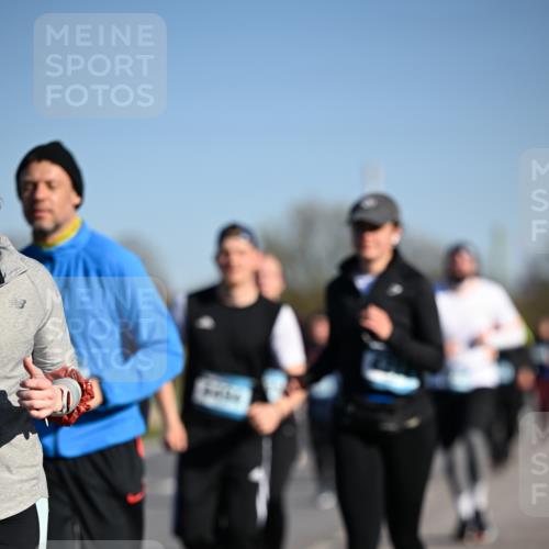 06.04.2025 - 44. Internationalen Wilhelmsburger Insellauf Dr. Thomas Lammeyer http://msf.ph/oto/7560927 06.04.2025 09:36:08 Laufen  meine-sportfotos.de