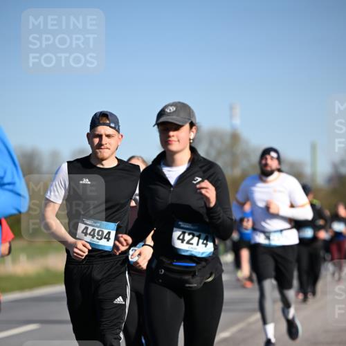 06.04.2025 - 44. Internationalen Wilhelmsburger Insellauf Dr. Thomas Lammeyer http://msf.ph/oto/7560942 06.04.2025 09:36:08 Laufen 4494, 4214 meine-sportfotos.de