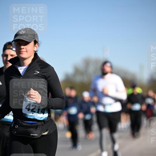 06.04.2025 - 44. Internationalen Wilhelmsburger Insellauf Dr. Thomas Lammeyer http://msf.ph/oto/7560972 06.04.2025 09:36:09 Laufen 4214 meine-sportfotos.de