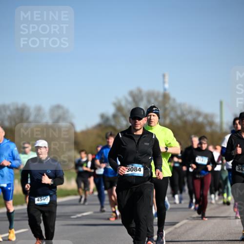 06.04.2025 - 44. Internationalen Wilhelmsburger Insellauf Dr. Thomas Lammeyer http://msf.ph/oto/7561081 06.04.2025 09:36:13 Laufen 4540, 3084, 342 meine-sportfotos.de