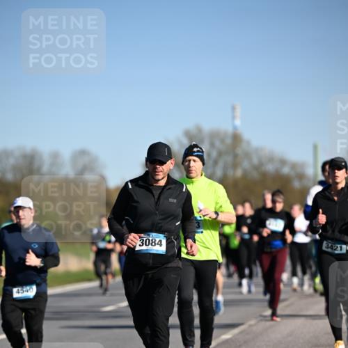 06.04.2025 - 44. Internationalen Wilhelmsburger Insellauf Dr. Thomas Lammeyer http://msf.ph/oto/7561103 06.04.2025 09:36:14 Laufen 4540, 3084, 3421 meine-sportfotos.de