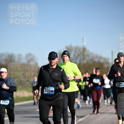 06.04.2025 - 44. Internationalen Wilhelmsburger Insellauf Dr. Thomas Lammeyer http://msf.ph/oto/7561107 06.04.2025 09:36:14 Laufen 4540, 3084, 3421 meine-sportfotos.de
