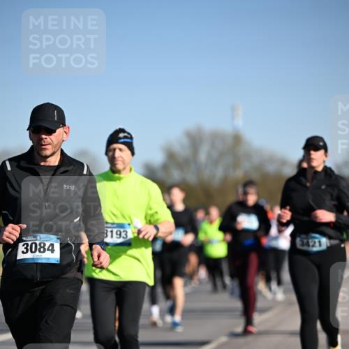 06.04.2025 - 44. Internationalen Wilhelmsburger Insellauf Dr. Thomas Lammeyer http://msf.ph/oto/7561153 06.04.2025 09:36:15 Laufen 3084, 8193, 510, 3421 meine-sportfotos.de
