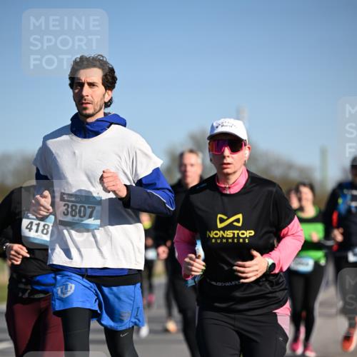 06.04.2025 - 44. Internationalen Wilhelmsburger Insellauf Dr. Thomas Lammeyer http://msf.ph/oto/7561275 06.04.2025 09:36:20 Laufen 418, 3807 meine-sportfotos.de