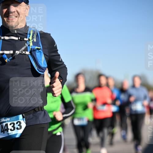 06.04.2025 - 44. Internationalen Wilhelmsburger Insellauf Dr. Thomas Lammeyer http://msf.ph/oto/7561388 06.04.2025 09:36:25 Laufen 4433 meine-sportfotos.de