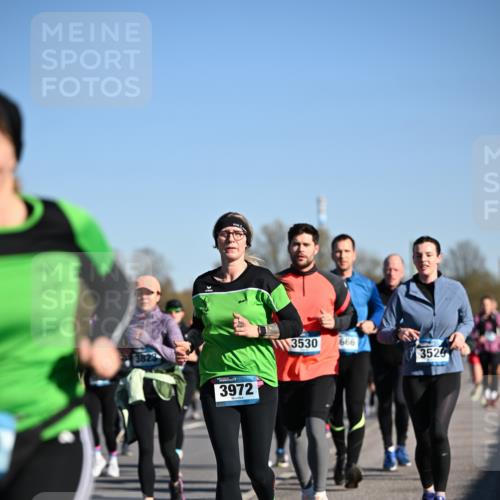 06.04.2025 - 44. Internationalen Wilhelmsburger Insellauf Dr. Thomas Lammeyer http://msf.ph/oto/7561397 06.04.2025 09:36:25 Laufen 3823, 3972, 3530, 666, 3529 meine-sportfotos.de