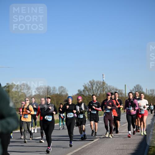 06.04.2025 - 44. Internationalen Wilhelmsburger Insellauf Dr. Thomas Lammeyer http://msf.ph/oto/7561512 06.04.2025 09:36:31 Laufen 3056, 3389, 3533, 3517, 4367, 4023 meine-sportfotos.de