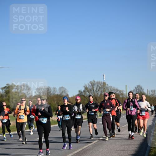 06.04.2025 - 44. Internationalen Wilhelmsburger Insellauf Dr. Thomas Lammeyer http://msf.ph/oto/7561524 06.04.2025 09:36:31 Laufen 3816, 3517, 366, 401, 3389, 3533, 4367, 102, 023 meine-sportfotos.de