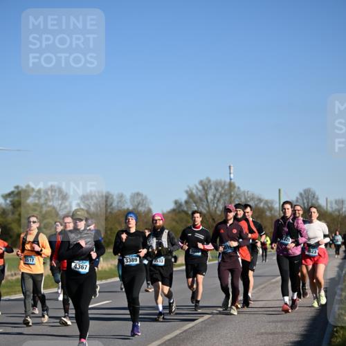 06.04.2025 - 44. Internationalen Wilhelmsburger Insellauf Dr. Thomas Lammeyer http://msf.ph/oto/7561538 06.04.2025 09:36:32 Laufen 4023, 3389 meine-sportfotos.de