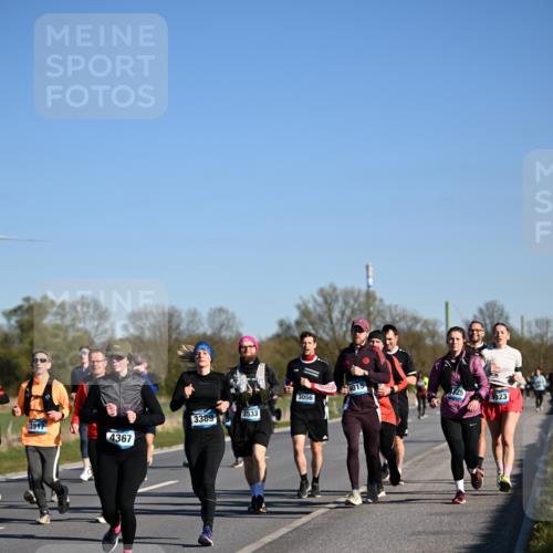 06.04.2025 - 44. Internationalen Wilhelmsburger Insellauf Dr. Thomas Lammeyer http://msf.ph/oto/7561543 06.04.2025 09:36:32 Laufen 3056, 3533, 3389, 3517, 4367, 029, 4023 meine-sportfotos.de