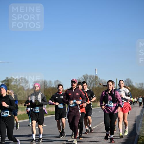 06.04.2025 - 44. Internationalen Wilhelmsburger Insellauf Dr. Thomas Lammeyer http://msf.ph/oto/7561601 06.04.2025 09:36:34 Laufen 3389, 3533, 3056, 4029 meine-sportfotos.de
