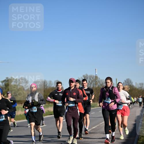 06.04.2025 - 44. Internationalen Wilhelmsburger Insellauf Dr. Thomas Lammeyer http://msf.ph/oto/7561605 06.04.2025 09:36:34 Laufen 3533, 89, 056, 4029, 023 meine-sportfotos.de