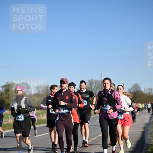06.04.2025 - 44. Internationalen Wilhelmsburger Insellauf Dr. Thomas Lammeyer http://msf.ph/oto/7561624 06.04.2025 09:36:35 Laufen 10, 30, 4015, 3533, 029, 123 meine-sportfotos.de