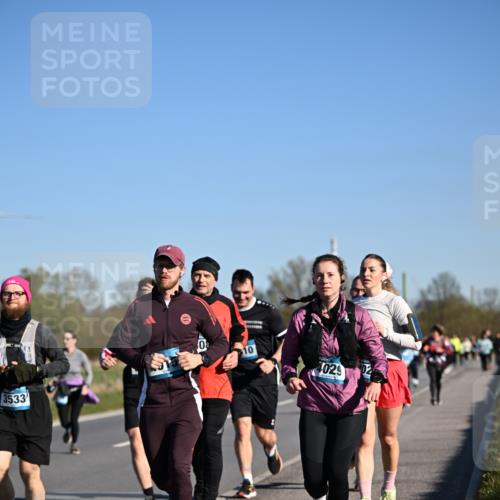 06.04.2025 - 44. Internationalen Wilhelmsburger Insellauf Dr. Thomas Lammeyer http://msf.ph/oto/7561647 06.04.2025 09:36:35 Laufen 3533, 10, 4029, 02 meine-sportfotos.de