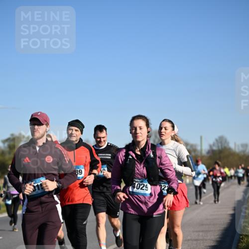 06.04.2025 - 44. Internationalen Wilhelmsburger Insellauf Dr. Thomas Lammeyer http://msf.ph/oto/7561668 06.04.2025 09:36:36 Laufen 89, 4029, 23 meine-sportfotos.de